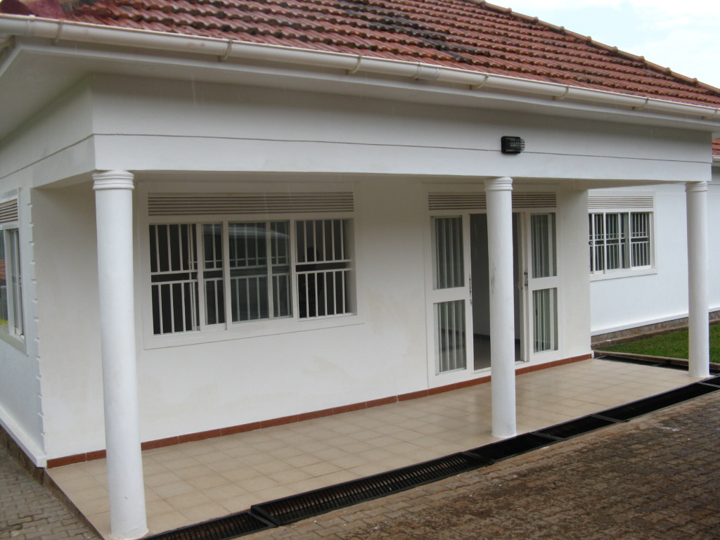 Three Bedroom House For Rent, Arkright Bwebajja