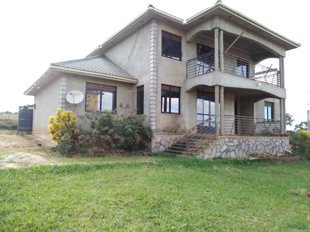 Story House For Sale, Bwerenga Kawuku