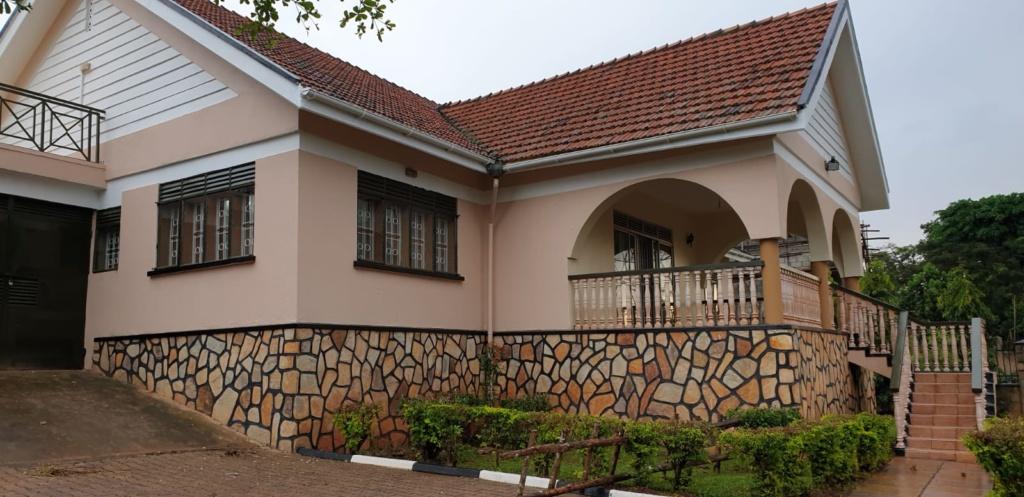 5 Bedroom House For Rent, Mbuya Kampala