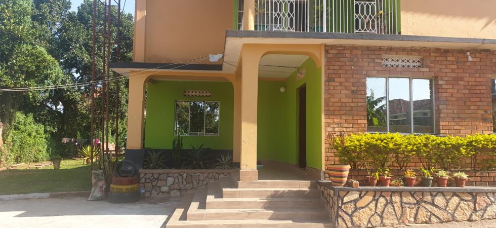 Seven Bedroom House For Rent, Bunga