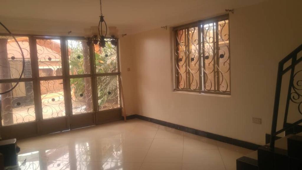 5 Bedroom House For Rent, Ndejje